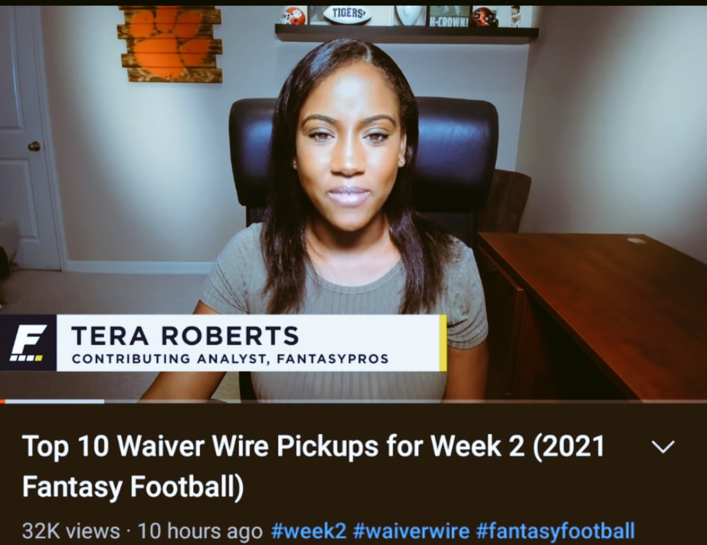 MedwayTigers's tweet photo. News just in. Our GM @AnthonyGomme catching up on @FantasyPros #YouTube noticed @ItsTeraTime has a @MedwayTigers football on her shelf 
@ItsTeraTime give those #Tigers a retweet. #LetsGooooo https://t.co/xF5rbsc4WB