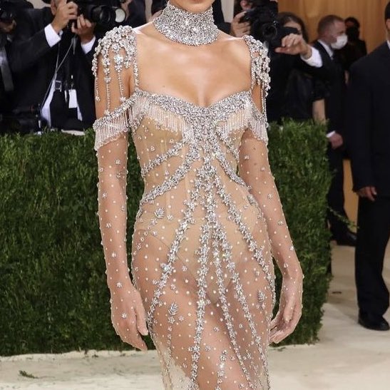 badestoutfit's tweet photo. met gala details https://t.co/1UuxyTX2ad