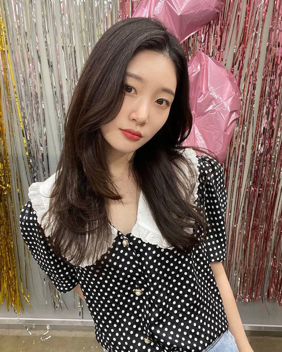 chaeyeon pics tweet media