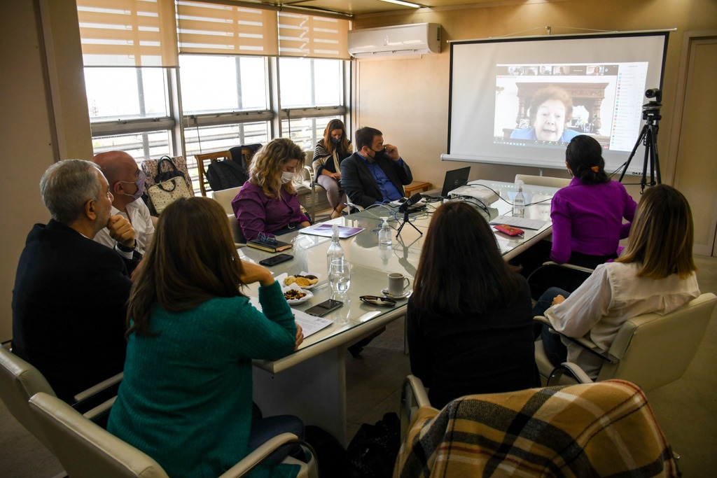 lichopellegrini's tweet photo. Acompañé a @Julio_Alak en la firma del convenio tripartito entre @justiciayddhhba,@MinMujeresPBA y @MpdArgentina. https://t.co/KbzYt65rMM