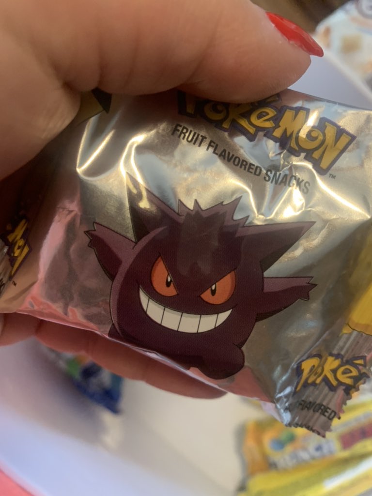 starla_am's tweet photo. @mineifiwildout my brother has gengar gummies. thoughts? https://t.co/hz2FwWxpBY