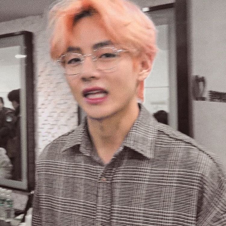 vanteficient's tweet photo. peach hair taehyung was so ethereal https://t.co/hx0EL3LL2o
