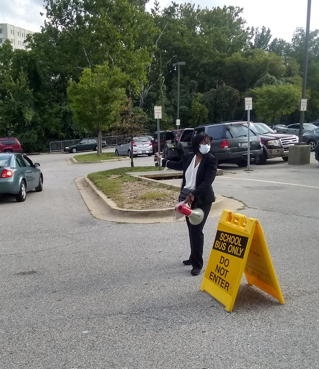 C_Whitmyer's tweet photo. Life of an AP has many layers. Ensuring safe passage for staff and students is our pleasure at Bladensburg High School. Customer service not just talk, but our walk!#return2learn #safeschools https://t.co/S0rD92ZSCj