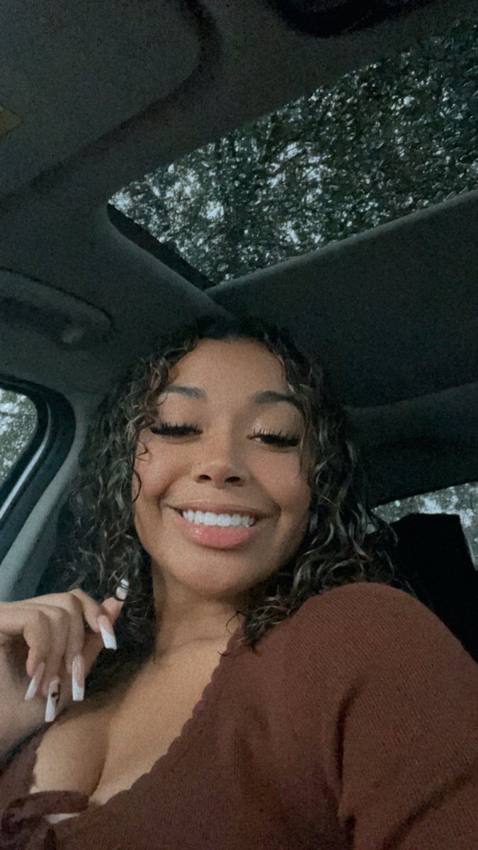 🧚🏽‍♀️ you ho’s could never