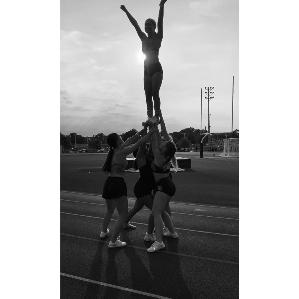 Mackenzie Almstrom (kenziealmstrom) Twitter