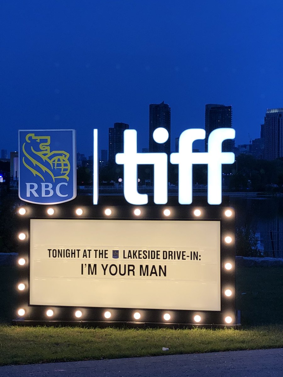 oliphant714's tweet photo. RBC Lakeside Drive-in #TIFF21 https://t.co/gESbyohbFV