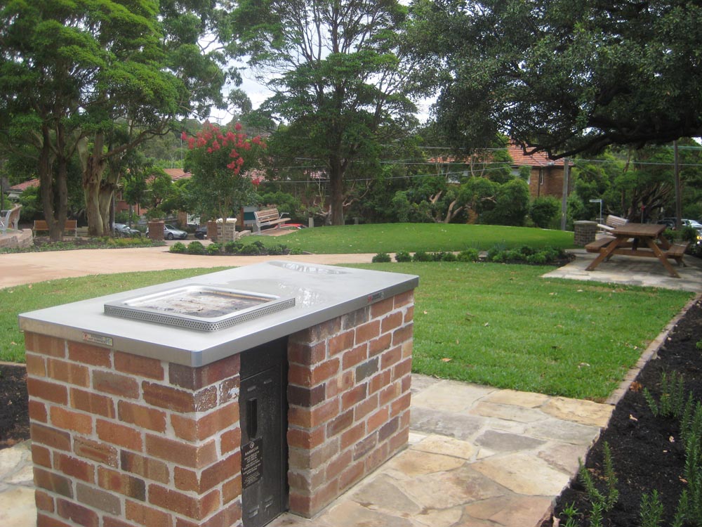 Picnics are allowed  under the new relaxed COVID rules!
(Please see <a href="/NSWHealth/">NSW Health</a> for full details)
You can be sure our parks will be filling up very early this weekend.
Be sure to check out our list of parks for a backup plan.
willoughby.nsw.gov.au/Residents/Park…