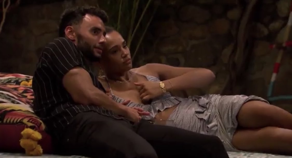 ChicksInTheOff's tweet photo. It was at this moment he knew he was fucked #BachelorInParadise https://t.co/WDSPl3ouZd