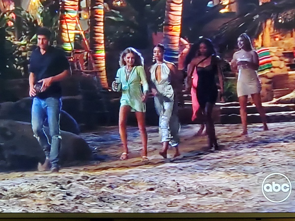 RealityBuckeye's tweet photo. The jury is walking into the courtroom #BachelorinParadise https://t.co/V3JB7DYcQi