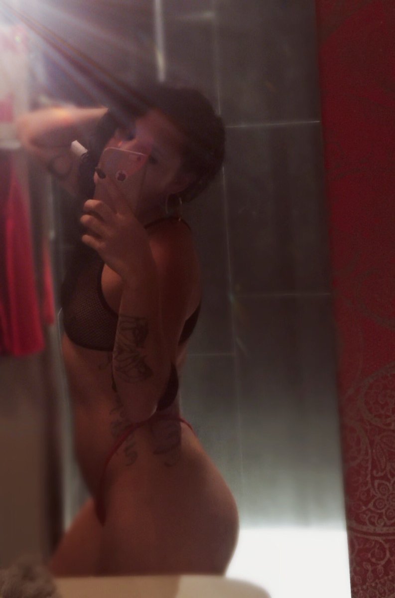 AutumnNnight's tweet photo. Cum make this kitty purr #supportlocal #kitten #kink #fetish #nsfw #PetitePrincess #prettygirl #ddlg #bodyslides #nsfwtwitter #spinner #mixedgirl #natural #ottawaMA #Ottawaescorts https://t.co/2oZScsl9ml