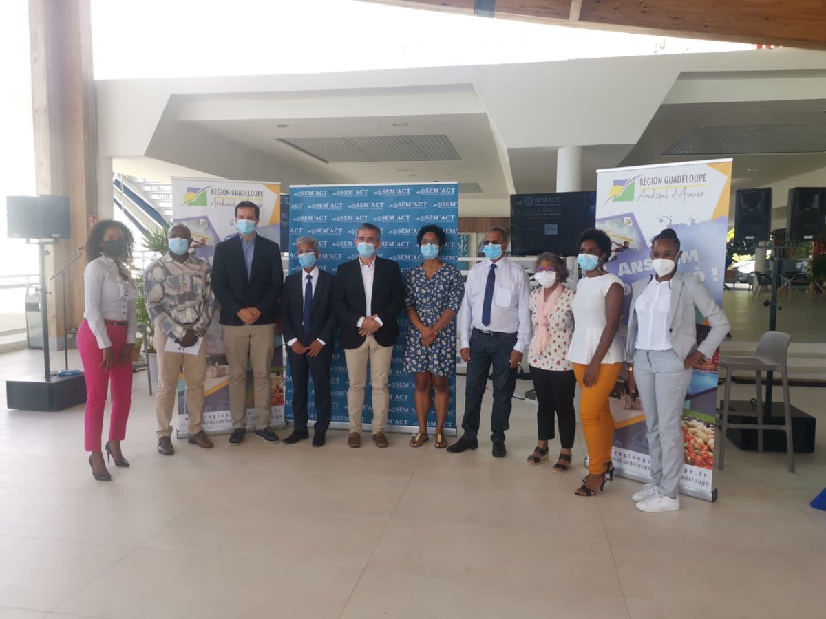 CRGuadeloupe's tweet photo. Ce mardi 14 septembre 2021, Camille Elisabeth, président de la commission sport, santé et bien-être, représentait la Région Guadeloupe à l'occasion de la conférence de presse du 𝐒𝐄𝐌'𝐀𝐂𝐓 𝐌𝐚𝐮𝐱 𝐝𝐞 𝐅𝐞𝐦𝐦𝐞𝐬 à l'hôtel l'Arawak beach resort.⤵️ https://t.co/h814DawvT5