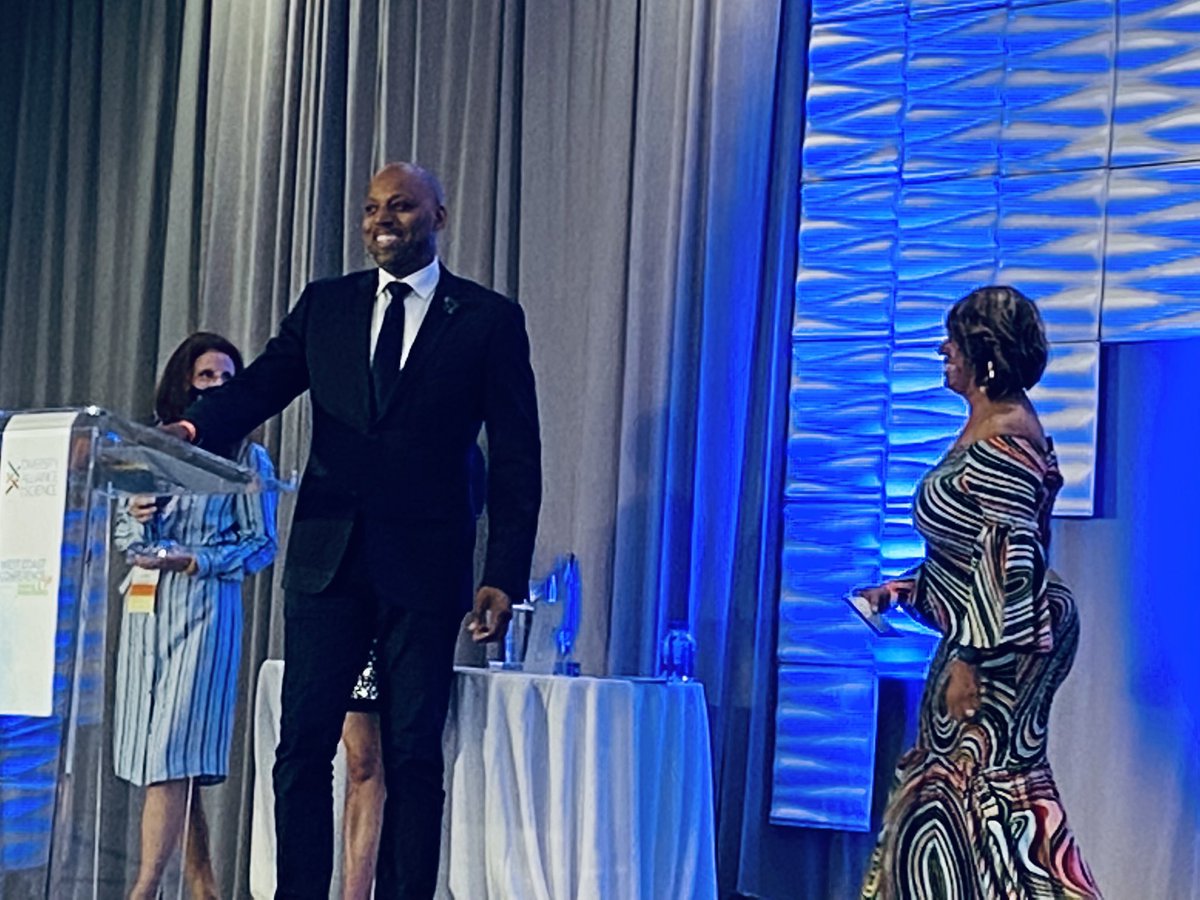 hetalparikh's tweet photo. Congratulations on the Magic Johnson award Karem Cook @NatureadeDrink What a story!  #DA4SLive2021
#DA4SWestConference
#Purpose
#Perseverance https://t.co/rINfyATdR7