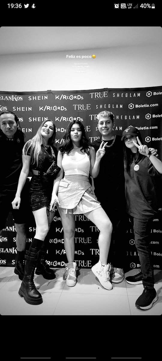 5Minutooos 5 Minutooos Paraa #MelanKOS 
La nueva era de KOs 😍😍😍 #AlfombraMelanKos