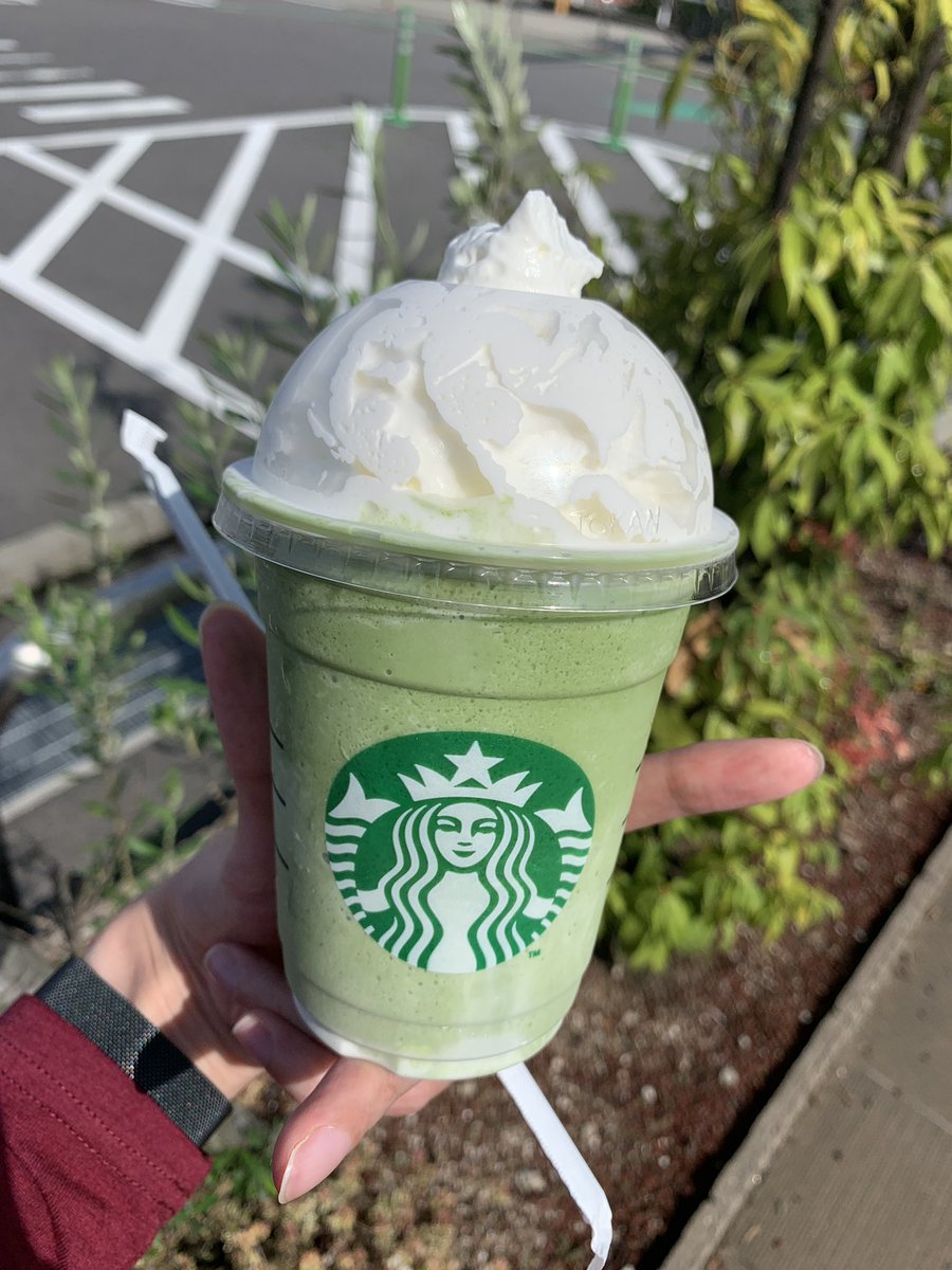 糖分が不足してたのでスタバなう 以前 監視人さんがやってたカスタマイズをチャレンジ 抹茶フラペチーノ ブラベミルク変更 パウダー多め ホイップ多め 美味しい ブラべでかなり甘いかと思いきやパウダー増しなので抹茶感アリアリ 金曜からの先行新作も楽しみლ