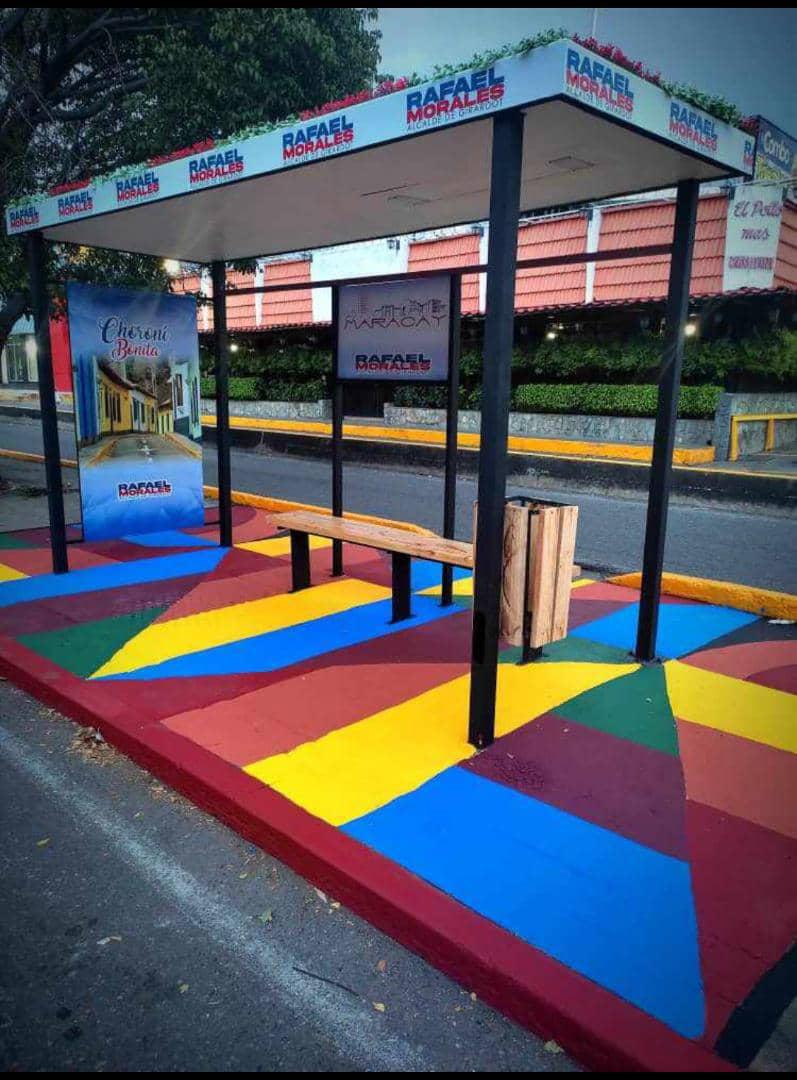 Que les parece como vamos recuperando la Infraestructura Urbana de la ciudad, una #MaracayBonita colorida, agradable visualmente, nuestra visión a futuro una Ciudad Moderna para los Maracayeros.

En MARACAY Somos Lealtad y Futuro. 💪👊
@DraKarinacarpio 
<a href="/MVzlaBella/">Misión Venezuela Bella</a>