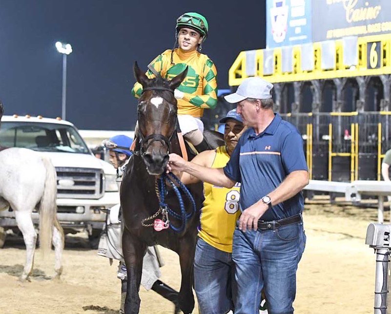 BushRacing's tweet photo. Jayjaydee, pours on the early speed and coasts home an easy winner under @JHernandezz06, beating PA allowance company @HollywoodPenn. #BRS20 #PAbred #luckyrock @PA_PHBA https://t.co/KkfQgBW61W