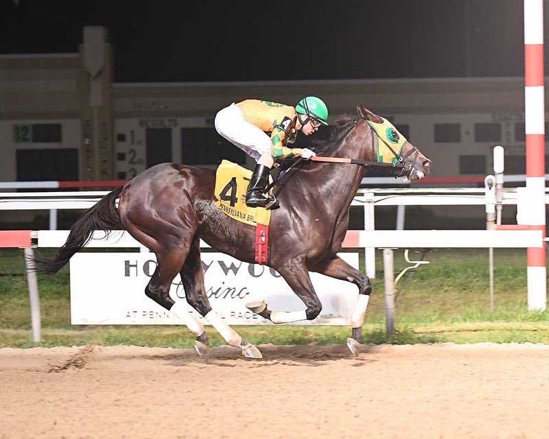 BushRacing's tweet photo. Jayjaydee, pours on the early speed and coasts home an easy winner under @JHernandezz06, beating PA allowance company @HollywoodPenn. #BRS20 #PAbred #luckyrock @PA_PHBA https://t.co/KkfQgBW61W