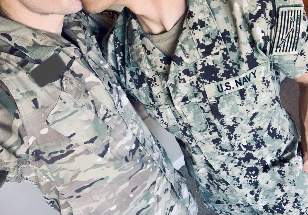 Itsnotgayokay's tweet photo. I kissed a sailor and he liked it lol https://t.co/ccfqGm8qJM
