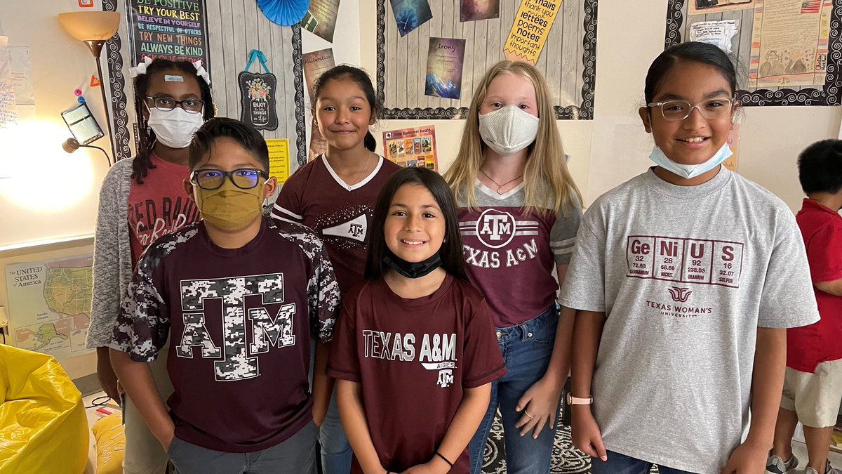 kctaylor_kelly's tweet photo. @Watson_Wildcats showing their college pride!!! #CollegeWeek2021 @gisdcounseling @LedayAl @MakidonG https://t.co/zfM4n1S5X5
