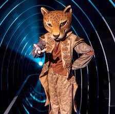 eugabscmpx's tweet photo. o Jaque Leclair tá falido mas pode seguir carreira musical  #TheMaskedSingerBr https://t.co/2rGIeO6MfY