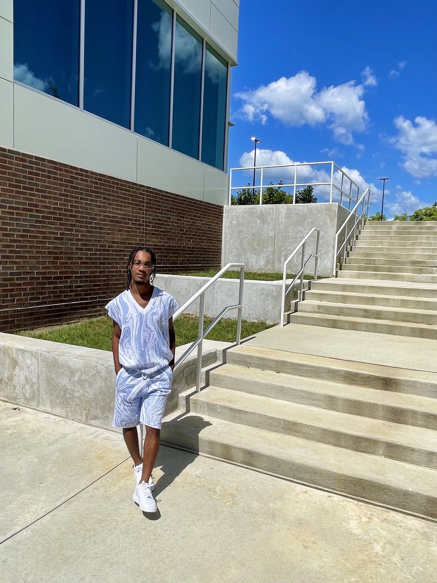 blu_esteban_'s tweet photo. wear the SKY, but make it fashion 🌀 https://t.co/VRnuXi7RAe
