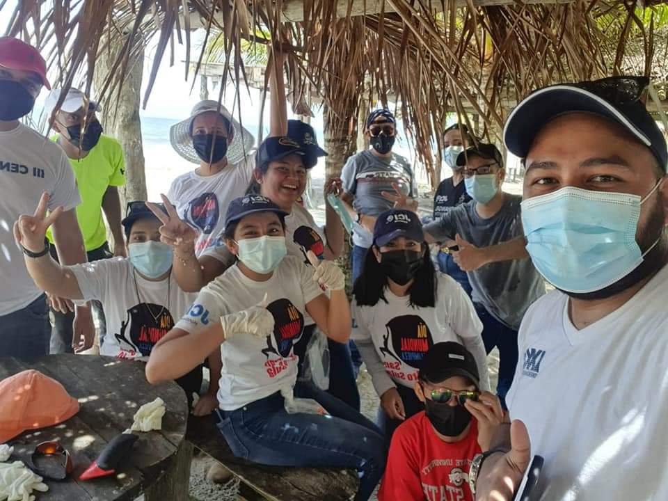 🏝 Nuestra OL celebrando el Día Mundial de la Limpieza en la Playa Mar de Plata, Omoa, Cortés.

Somos un equipo comprometido con el medio ambiente, y esta es una gran oportunidad de hacer conciencia que mantener limpio los ecosistemas es responsabilidad de TODOS.
#worldcleanupday