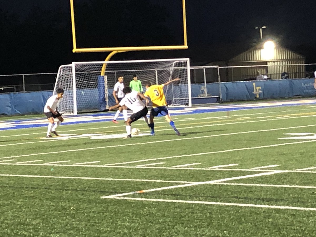 joey_kowalik's tweet photo. Great energy and an exciting game from LFHS’s Varsity soccer team tonight!  1-1 tie vs Zion
#ScoutStrong @LenartPrincipal https://t.co/XmH3vDI1tI