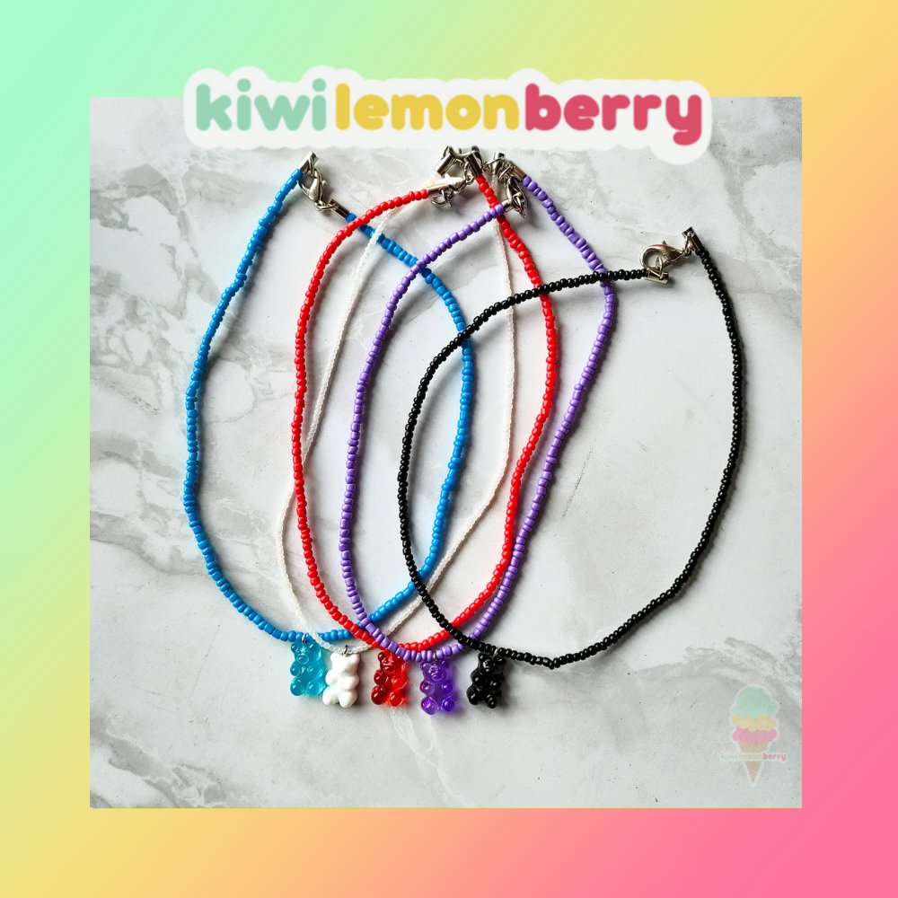 kiwilemonberry's tweet image. Current obsession 😍😍😍 

Our Monochrome Gummi Collar-Type Necklace is up on our shop!

Shopee: kiwilemonberry 🥝🍋🍓
shp.ee/fxnzv2x

#gummi #gumminecklace #koreantrend #koreannecklace