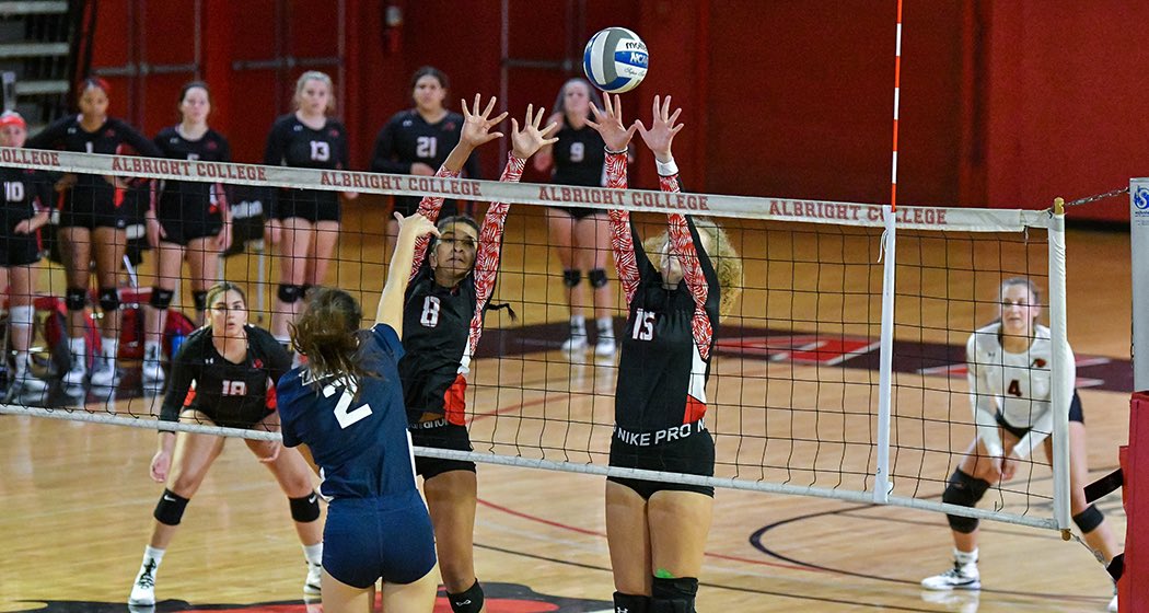 AlbrightLions's tweet photo. Scenes from tonight’s @albrightvball match against LVC  #RoarWithUs 

📸: Stylish Images https://t.co/s6bzZLIvKF