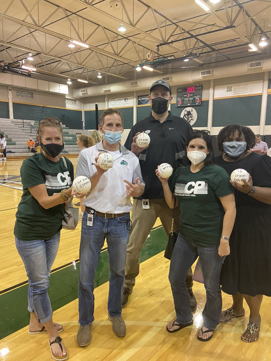 cphsvb2018's tweet photo. Shout out to our amazing feeder principals who came out to our games tonight to support. We appreciate all that you do for our community. Let’s GO 💚🐺#CPProud #TheStandard @CPMSathletics @twolfprincipal @Westsideleaders @skozlowski99 @DeerCreekElem @Cypress_Cheetah https://t.co/jtuhQktHMW