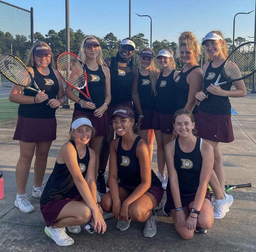 Picked up our first conference win over West Carteret tonight! Morgan Wool, Olivia Terry &amp; Lydia Brewer won their singles matches. Olivia Terry &amp; Sydney Jenkins + Taylor Wool &amp; Brinley Drayna picked up our doubles wins tonight 👏🏼🎾 Congrats girls!