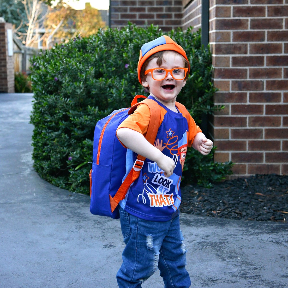ShowbagLand's tweet photo. Eli's face says it all.... The Blippi Showbag is a huge hit with this little Blippi fan. 
​📷: @mummys_a_photographer https://t.co/j2AvZ2udLE