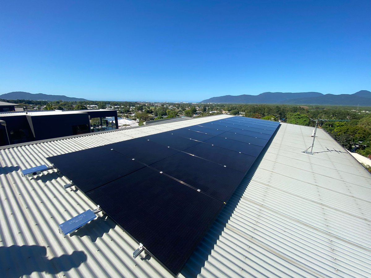 NQSolar's tweet image. 👉Check out this 8.14kW #SunPower PV System our team installed in Woree this week.

8.14kW SunPower Grid Connect System
22 x 370W SunPower Performance Series Solar Panels
@SMAsolar Sunny Boy 6.0kW Inverter
SMA Energy Meter

Learn more: ow.ly/gocg50Ga7e3

#demandbettersolar