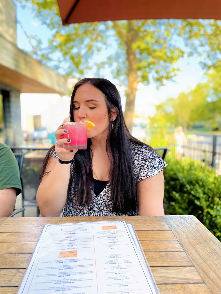 maddiep9111's tweet photo. oops🍹 https://t.co/2YKhrTgu7i