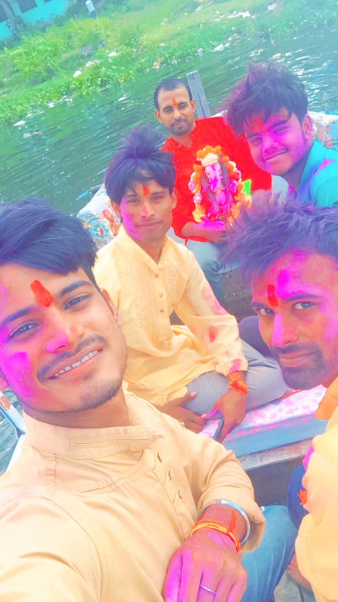 Gamingverse17's tweet photo. Ganesh visarjan 🙏🙏🙏#GaneshChaturthi  #ganesh #GaneshVisarjan https://t.co/eHAxRjNykZ