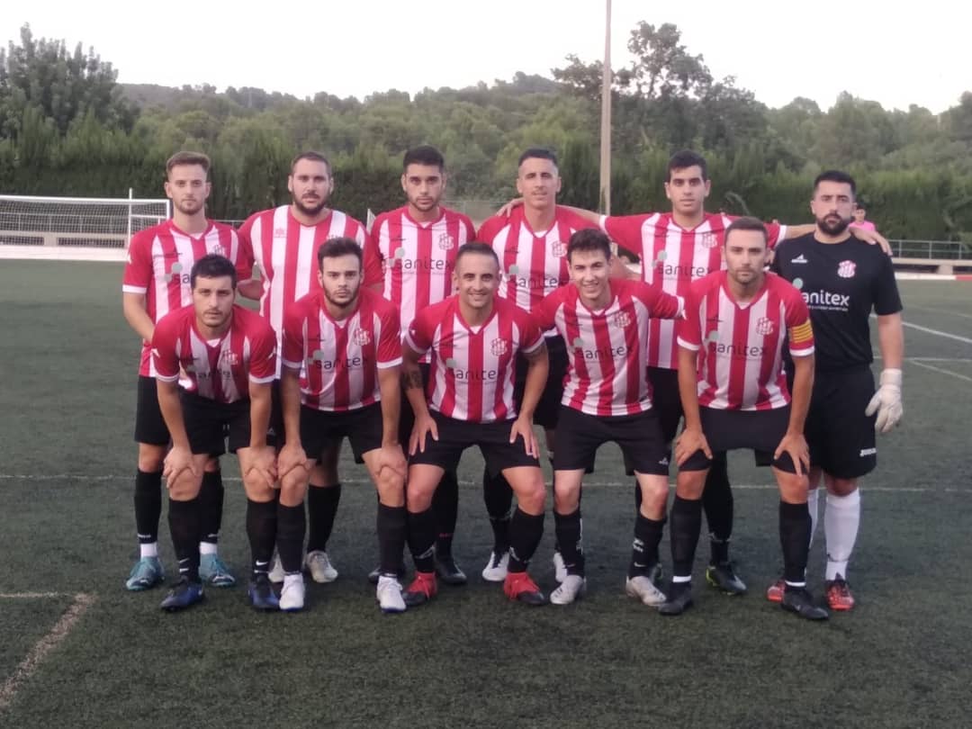 EstivellaCF's tweet photo. Primer partit de COPA i primera victòria de l'equip dirigit per J.Romero, el resultat va ser de 6-1 contra el CF Castellnovo.

⚽️ David (10)
⚽️⚽️ Pablo (18) (25)
⚽️ A.Mateu (61)
⚽️ Álvaro (77)
⚽️ Vicente (80)

Passem de ronda i ja esperem ansiosament el nostre pròxim rival. https://t.co/3ah6sb254a