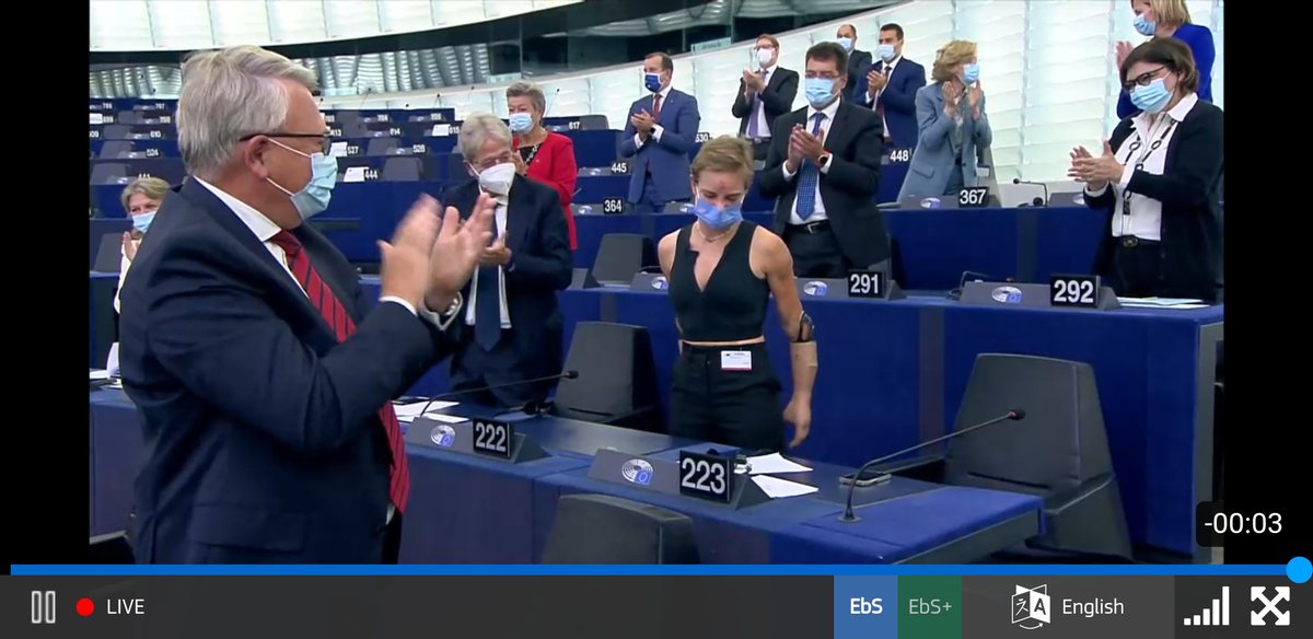 Chiara Piccolo (@piccolocp) on Twitter photo "Se sembra impossibile allora si può fare" quote <a href="/vonderleyen/">Ursula von der Leyen</a> at #SOTEU introducing <a href="/VioBebe/">Beatrice Vio</a> "Se sembra impossibile allora si può fare" quote <a href="/vonderleyen/">Ursula von der Leyen</a> at #SOTEU introducing <a href="/VioBebe/">Beatrice Vio</a>