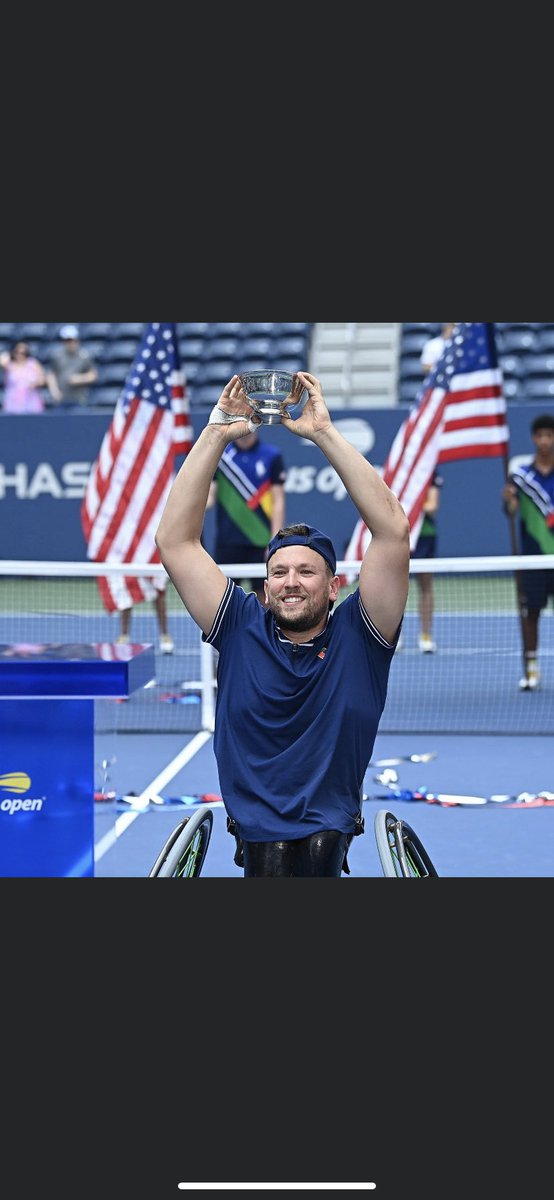 Surely this trophy is a piss take?? Looks like a premiership trophy on day 4 after it’s been broken into 4 pieces and you’re maintaining to the club President it’s ‘just missing a screw’. Embarrassing for the #USOpen2021