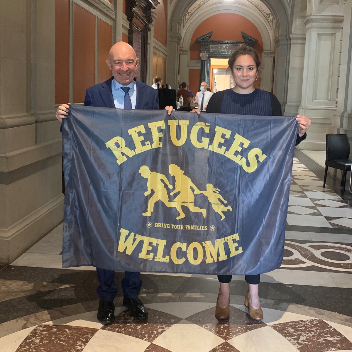 Des personnes meurent tous les jours en Méditerranée sur les routes qui mènent vers l'Europe. Avec la réintroduction des demandes d'asile en ambassade, comme @danieljositsch et @SamiraMarti le proposent, nous pourrions lutter contre cette catastrophe humanitaire !