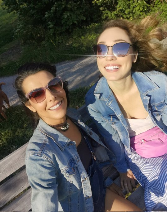 Des sourires et de la bonne humeur 🤗 ➡ Tu en auras &agrave; sati&eacute;t&eacute;, il te suffit de cliquer sur le lien dans<a href="/tag/team"class="tags"><span>#team</span></a><a href="/tag/shooting"class="tags"><span>#shooting</span></a><a href="/tag/film"class="tags"><span>#film</span></a><a href="/tag/movie"class="tags"><span>#movie</span></a><a href="/tag/porn"class="tags"><span>#porn</span></a><a href="/tag/paris"class="tags"><span>#paris</span></a><a href="/tag/scene"class="tags"><span>#scene</span></a>