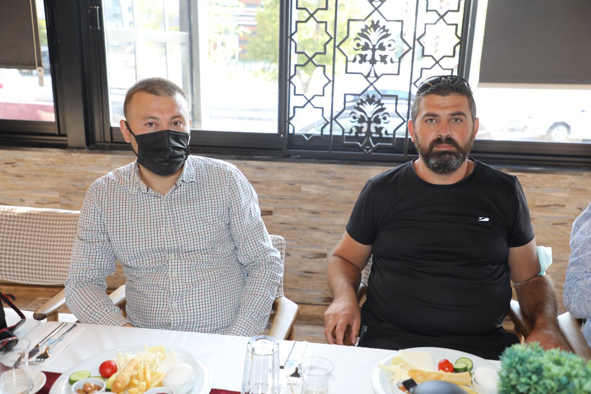 sivasvaliligi's tweet image. Ders  : Eğitim 🔔📕✏
Konu : 2022 Yılı Hedeflerimiz🎯 

Valimiz Salih Ayhan, &quot;Basınla Biz Bize&quot; programı kapsamında basın mensupları ile bir araya gelerek, ‘Sivas’ta Eğitim ve 2022 Planlaması, Hedefleri’ konusu hakkında açıklamalarda bulundu.

#Eğitim2023