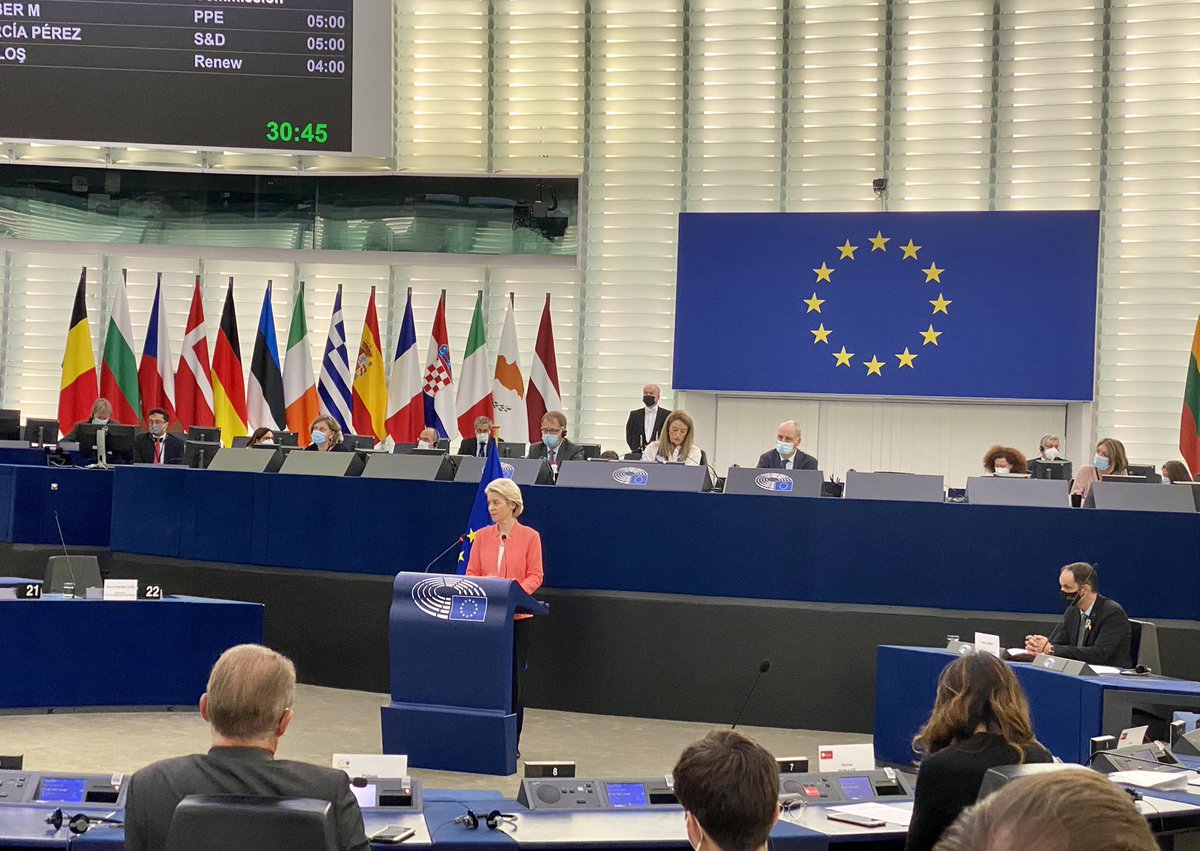 Excellent!😲 <a href="/vonderleyen/">Ursula von der Leyen</a> just announced that she will put forward a proposal for an EU import ban on products made with forced labour. #soteu21 

A few months ago we <a href="/GreensEFA/">Greens/EFA in the EU Parliament 🌍</a> had started to push for this idea 💪🏼 that will help cleaning up our supply chains from forced labour.