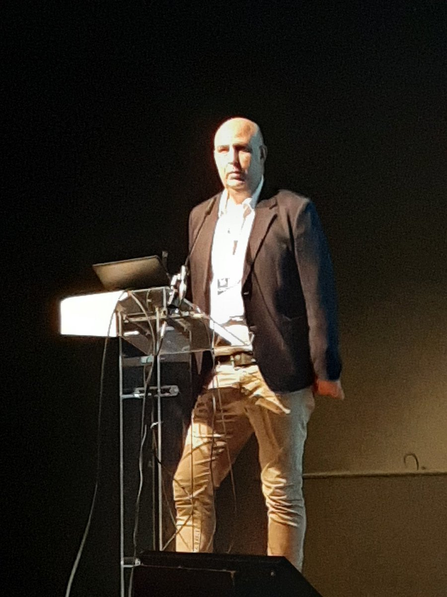 SNPHPU: RT <a href="/PierrickBedouch/">Pierrick Bedouch</a>: 📣Congrès #CSH2021 #Grenoble #pharmacie
▶️Présentation du rôle d'une #PUI pivot dans la campagne  #vaccinationCovid par <a href="/EBrudieu/">Etienne BRUDIEU</a> <a href="/CHU_Grenoble/">CHU Grenoble Alpes</a> 👍