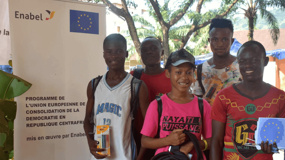 #DemocracyDay En République Centrafricaine 🇨🇫, Enabel travaille avec l'#UE pour renforcer le processus démocratique dans le pays.
🔎 Récemment, nos actions ont contribué à une augmentation de 50% du nombre de femmes parlementaires dans le pays.
👉 bit.ly/3hvwi1u