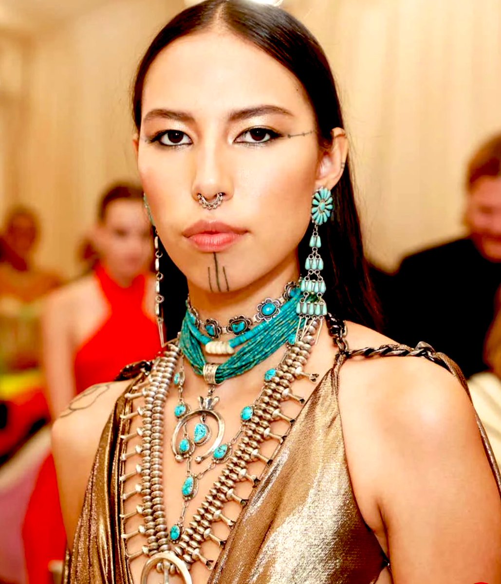 AngelaSterritt's tweet photo. Minsaksit gilelix means “Rising Above” in Gitxsanimx. 

Quannah Chasinghorse stood out at the Met Gala where the theme was "In America.” Indeed she 
“understood the assignment" of American representation. https://t.co/uHBSKhe4oI