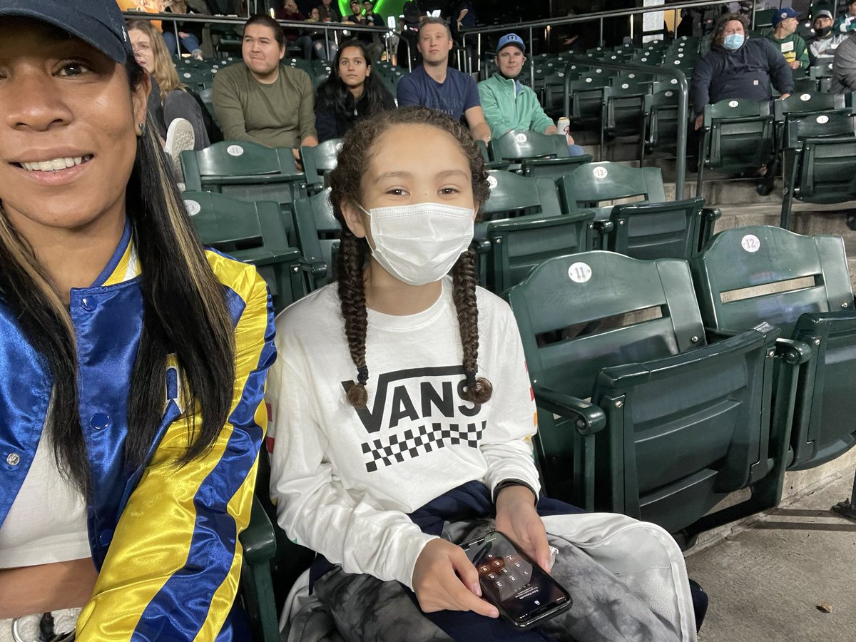 SeaJenny's tweet photo. Always my favorite series to go to!!!’ @Mariners @ROOTSPORTS_NW #SeaUsRise @11EdgarMartinez @RedSox @WooSox https://t.co/qKULSU30B5