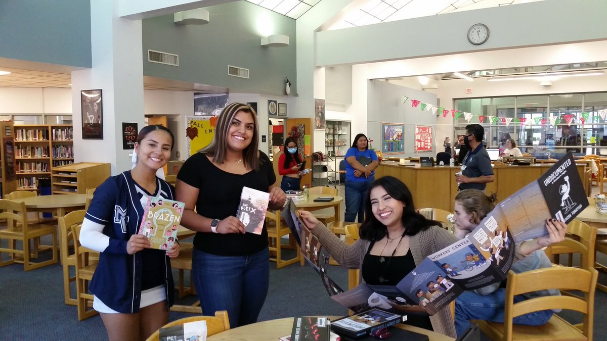 AvalosLibrarian's tweet image. Book Tasting at the #LoboLibrary @GeoffreyKimble1 @RTMVHS @RTMVHS