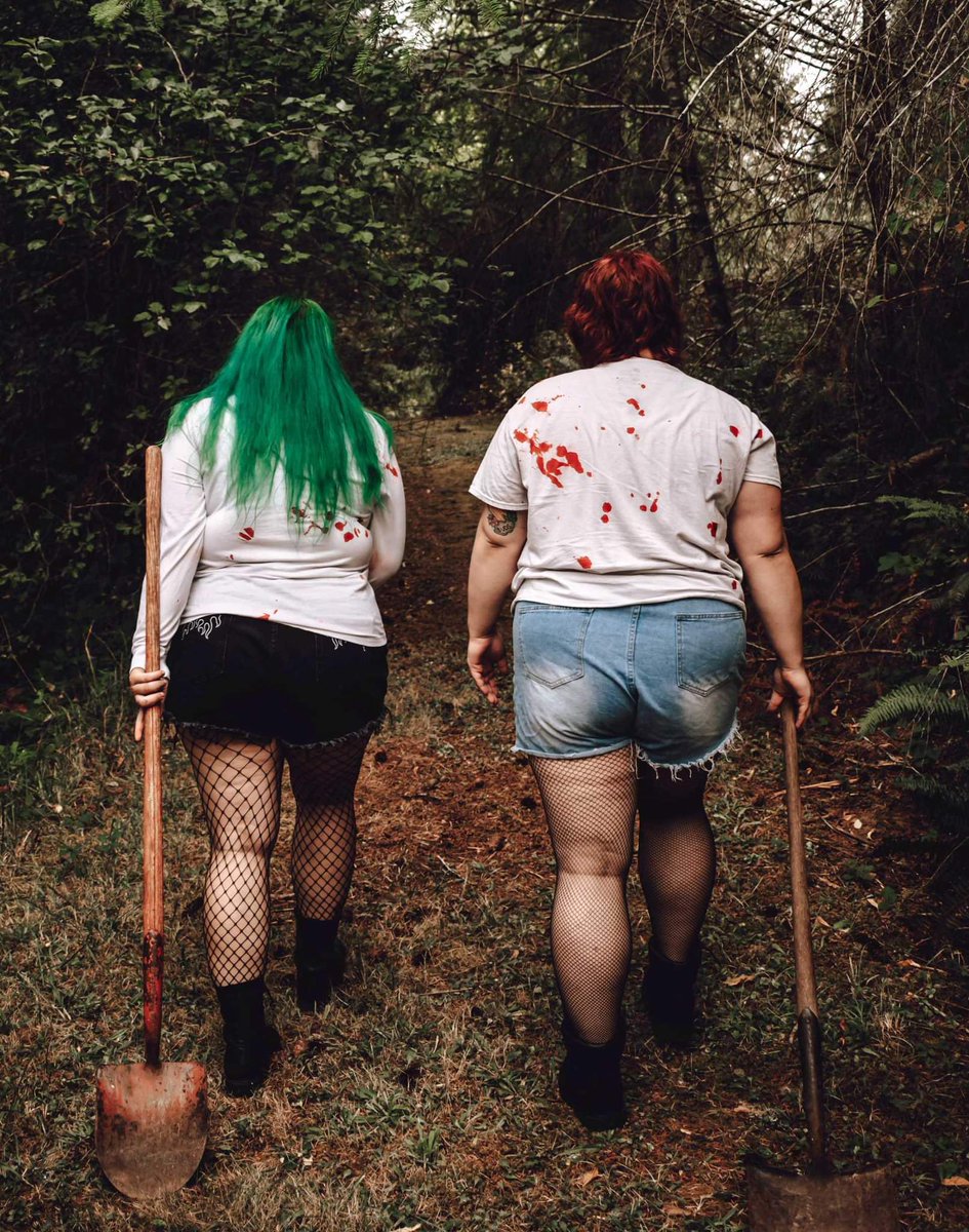 MissOddity5's tweet photo. Did a photoshoot with my bff and we killed it. Literally. https://t.co/9x8H88yfZF