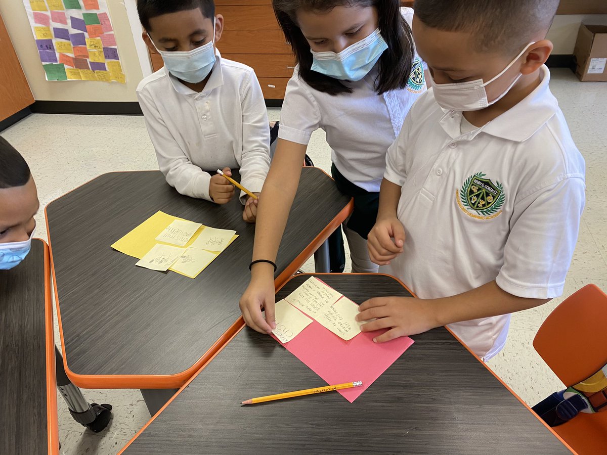 indiramoreno000's tweet photo. ✨Students promote a positive learning environment by writing affirmations to their classmates ✅💕💯 #2PLwars #HBGnewhope @HBGonzalezPLA @PersonalizeDISD @dallasschools https://t.co/epUIwUMPxN