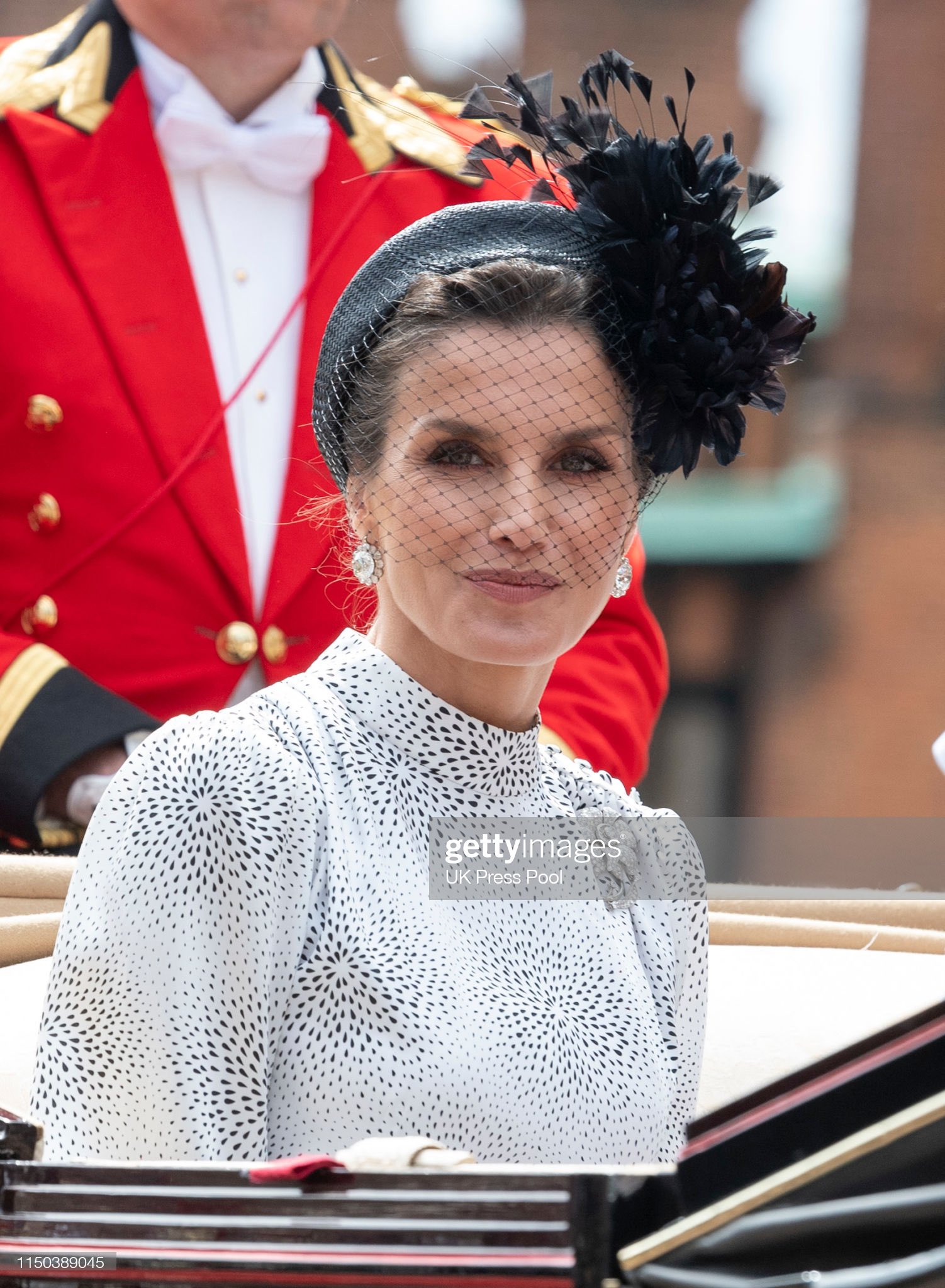 Happy 49th birthday to Queen Letizia of Spain and happy 48th birthday to Prince Daniel of Sweden!    